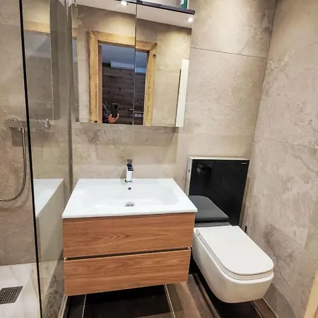 Cristal-7 By Interhome شقة *